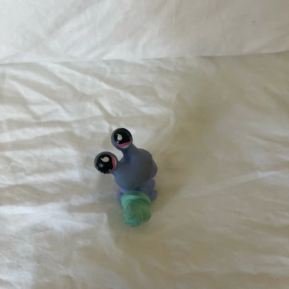 Littlest Pet Shop 752 Blue Hermit Crab Pink Eyes LPS Figurine